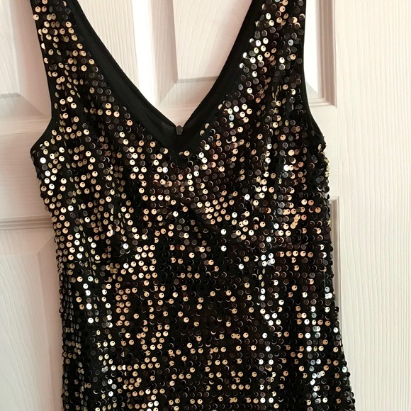NYE sparkles! Black & Gold Sequin - Picture 2 of 4
